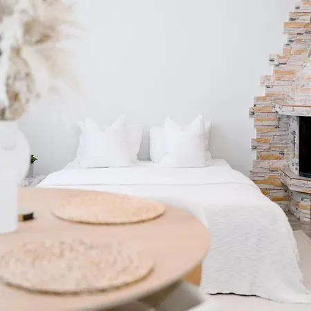 Cozy In Apartment *